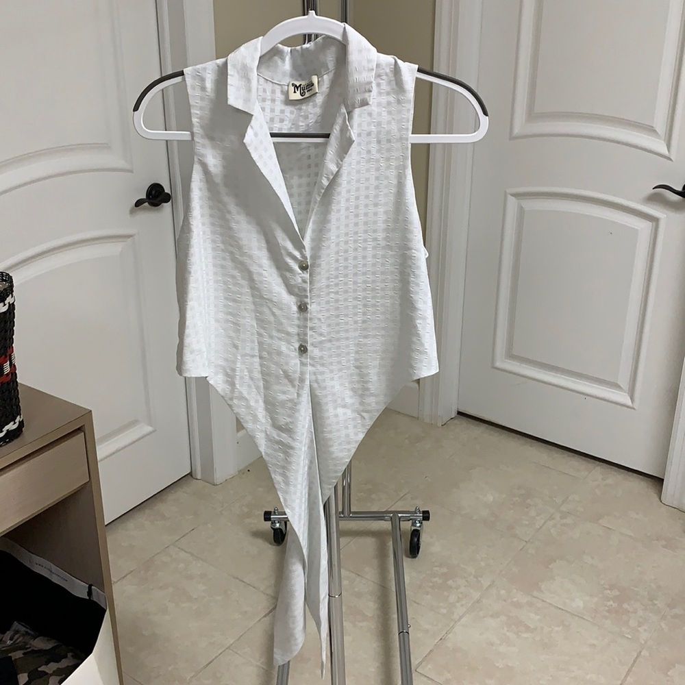 Tie in the front collared shirt